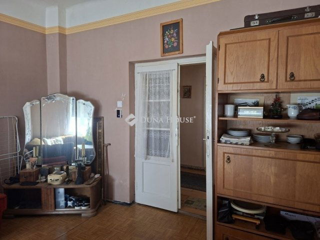 Eladó családi ház, Zsámbokon 45 M Ft, 3 szobás