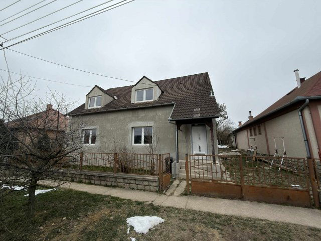 Eladó családi ház, Magyarszéken 58 M Ft, 4+3 szobás