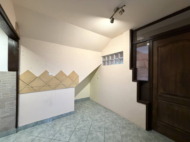 Eladó családi ház, Budapesten, XVI. kerületben 134.9 M Ft