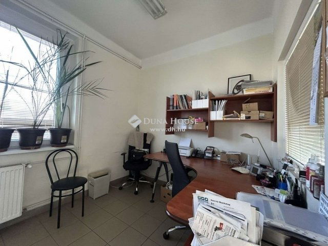 Eladó ipari ingatlan, Budapesten, XX. kerületben 179.9 M Ft