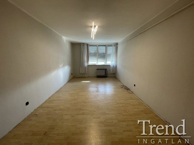 Eladó téglalakás, Dunaújvárosban 15.5 M Ft, 1 szobás