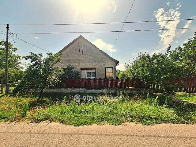 Eladó családi ház, Füzesgyarmaton 13 M Ft, 2+1 szobás