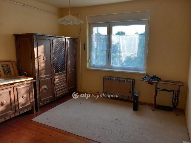 Eladó ikerház, Baján 48 M Ft, 6 szobás / költözzbe.hu