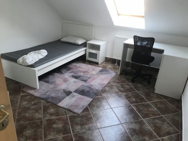 Kiadó téglalakás, albérlet, Pécsett, Rákóczi úton, 3 szobás