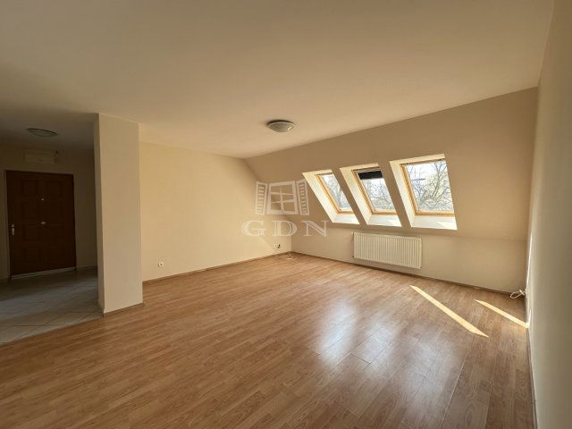 Kiadó téglalakás, albérlet, Székesfehérvárott 220 E Ft / hó