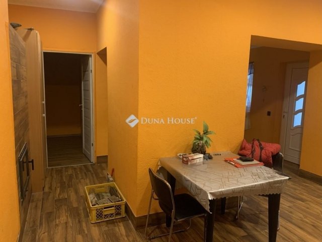 Eladó családi ház, Pusztaszabolcson 53 M Ft, 4 szobás