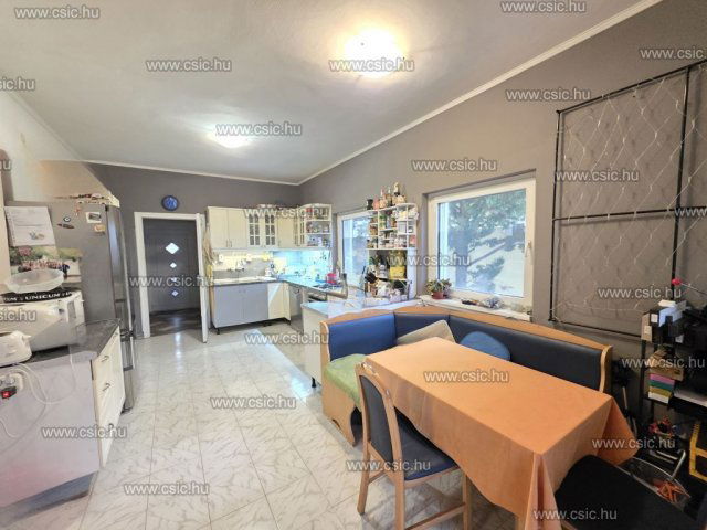 Eladó családi ház, Pilisborosjenőn 129.9 M Ft, 5 szobás