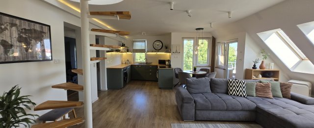 Eladó téglalakás, Debrecenben, Nádor utcában 170 M Ft, 4 szobás