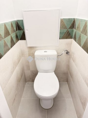 Eladó panellakás, Pécsett 54.9 M Ft, 3 szobás