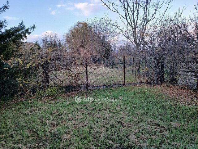 Eladó családi ház, Karácsondon 23.5 M Ft, 4 szobás