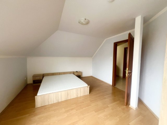Eladó családi ház, Gyulán 175 M Ft, 6+2 szobás