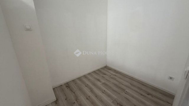 Kiadó üzlethelyiség, Szombathelyen 200 E Ft / hó, 1 szobás