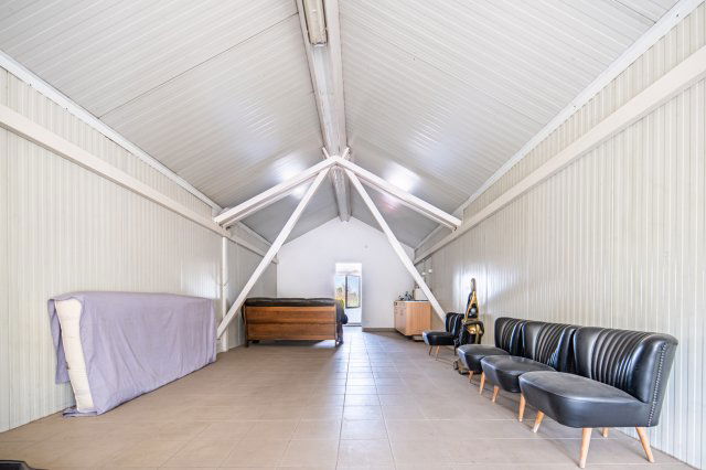 Eladó ipari ingatlan, Sülysápon, Pesti úton 114.9 M Ft