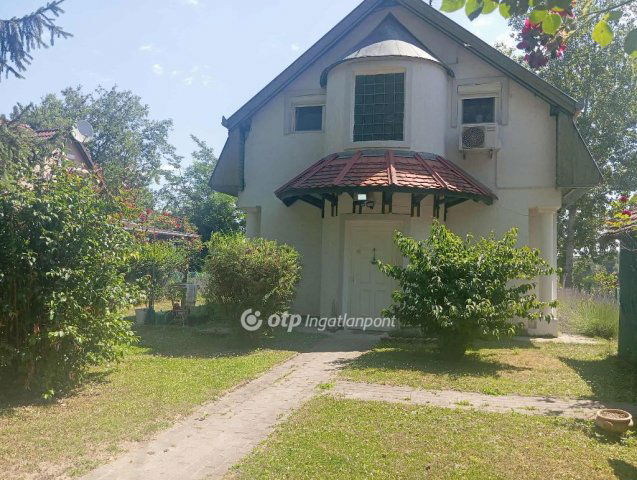 Eladó nyaraló, Bogyiszlón 90 M Ft, 4 szobás