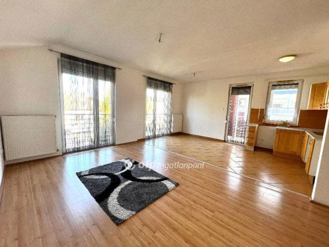 Eladó téglalakás, Győrött 84.5 M Ft, 2+2 szobás