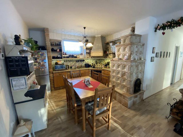 Eladó családi ház, Balatonszabadiban 99.9 M Ft, 5 szobás