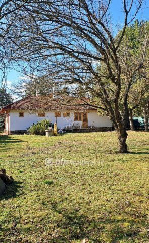 Eladó családi ház, Balatonakarattyán 180 M Ft, 3 szobás