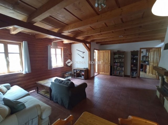 Eladó családi ház, Zsámbékon 149.9 M Ft, 6 szobás