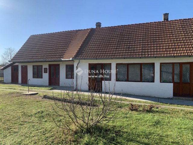 Eladó családi ház, Tolnán 24.9 M Ft, 3 szobás
