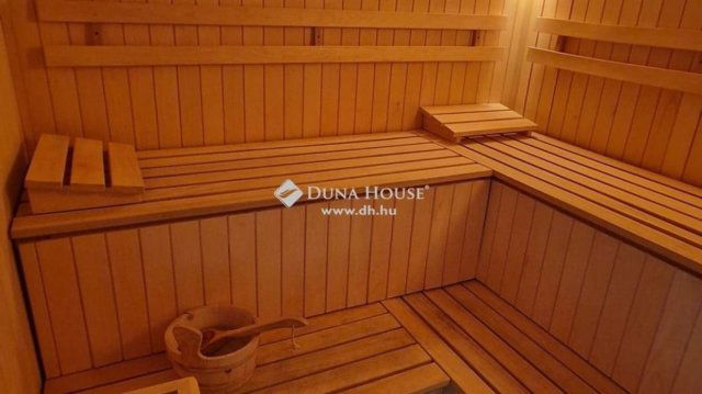 Eladó hotel, Gödön 1050 M Ft, 1 szobás / költözzbe.hu