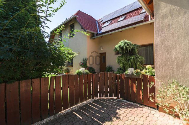 Eladó családi ház, Szigetszentmiklóson 145 M Ft, 6 szobás