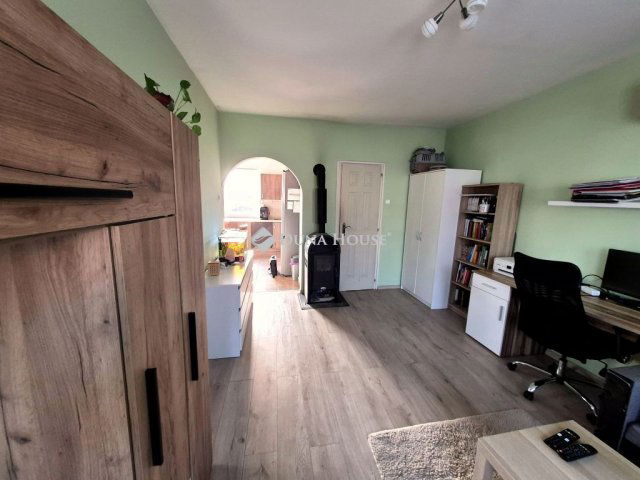 Eladó családi ház, Baracskán 65 M Ft, 2 szobás