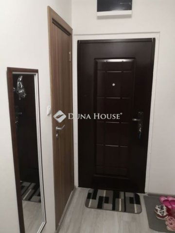 Eladó panellakás, Pécsett 49.2 M Ft, 2 szobás