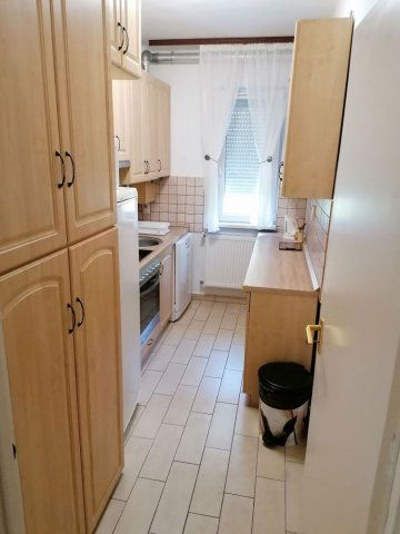 Kiadó téglalakás, albérlet, Debrecenben 300 E Ft / hó, 3 szobás