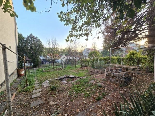 Eladó ikerház, Pécsett 79.9 M Ft, 3 szobás