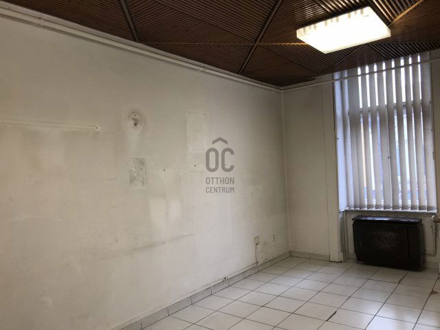 Kiadó ipari ingatlan, Debrecenben 300 E Ft / hó