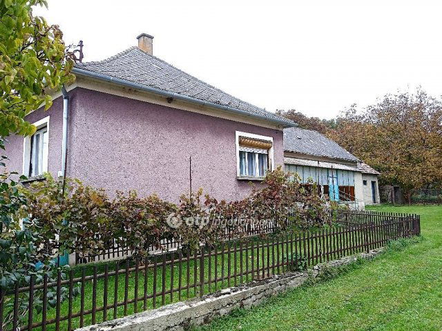 Eladó családi ház, Csehbányán 36 M Ft, 4 szobás