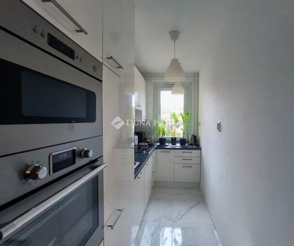 Eladó panellakás, Budapesten, III. kerületben 76.5 M Ft