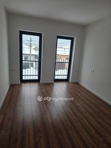 Eladó családi ház, Vecsésen 245 M Ft, 6 szobás