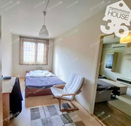 Eladó panellakás, Kecskeméten 49.9 M Ft, 2 szobás