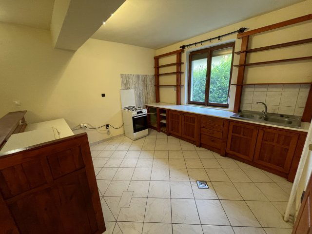 Eladó családi ház, Székesfehérvárott 0.2 M Ft, 2+1 szobás