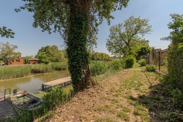 Eladó nyaraló, Szigetszentmártonban 32.9 M Ft, 2 szobás