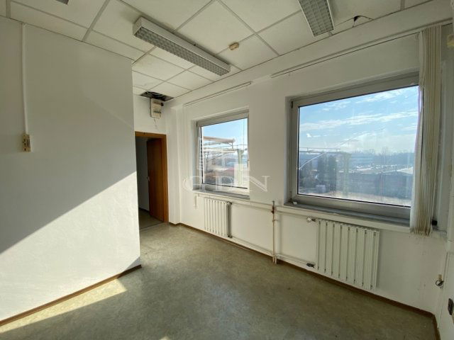 Kiadó iroda, Vácon 44 E Ft / hó, 2 szobás / költözzbe.hu