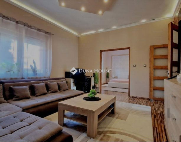 Eladó családi ház, Villányban 99.5 M Ft, 6 szobás