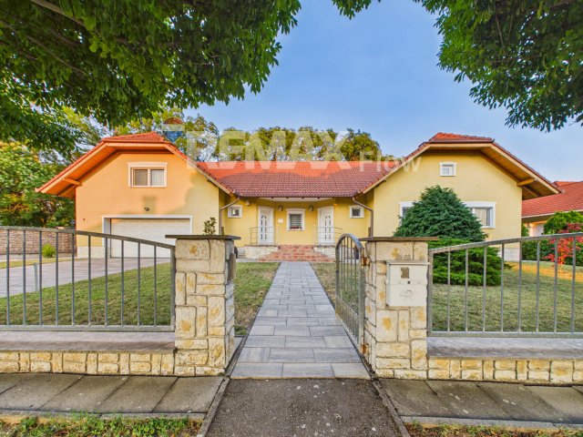 Eladó családi ház, Kozármislenyen 179 M Ft, 6 szobás