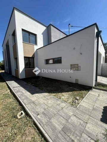 Eladó ikerház, Budapesten, XVIII. kerületben 173 M Ft, 5 szobás