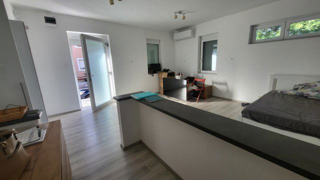Kiadó iroda, Egerben 160 E Ft / hó, 2 szobás
