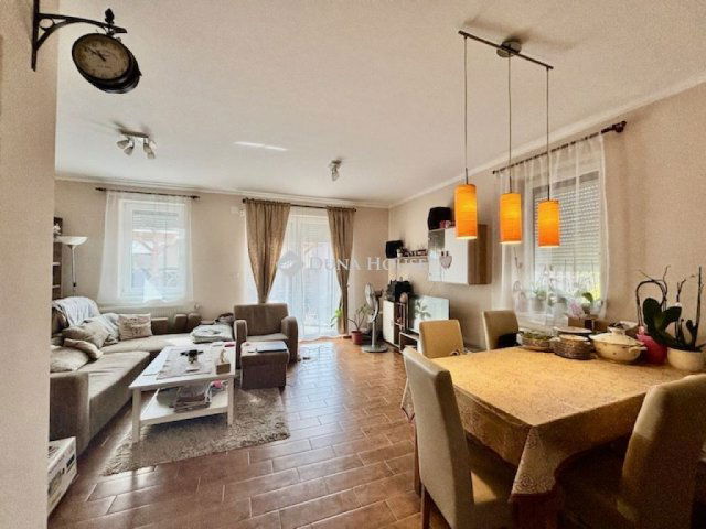 Eladó ikerház, Gyömrőn, Fogarasi utcában 94.9 M Ft, 1+3 szobás