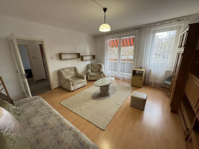 Eladó panellakás, Székesfehérvárott, Budai úton 49 M Ft