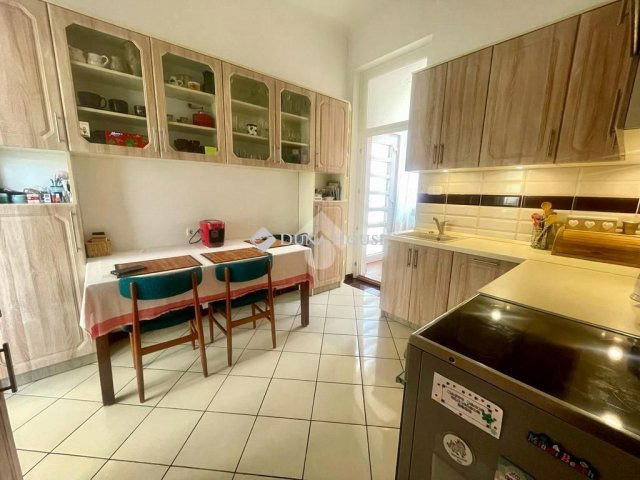 Eladó családi ház, Budapesten, X. kerületben 150 M Ft, 2 szobás