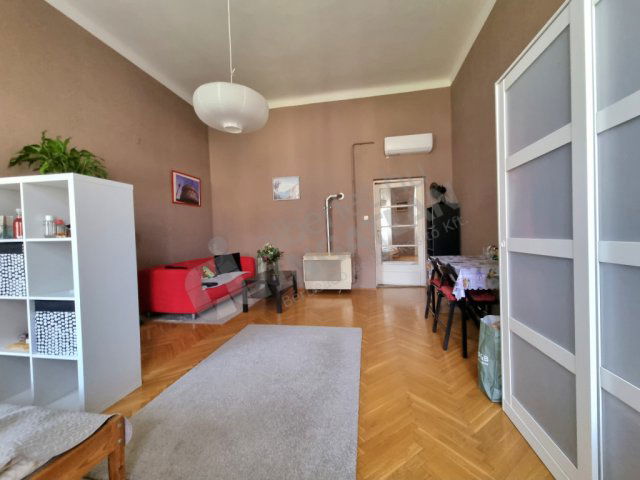 Kiadó téglalakás, albérlet, V. kerületben, Nádor utcában