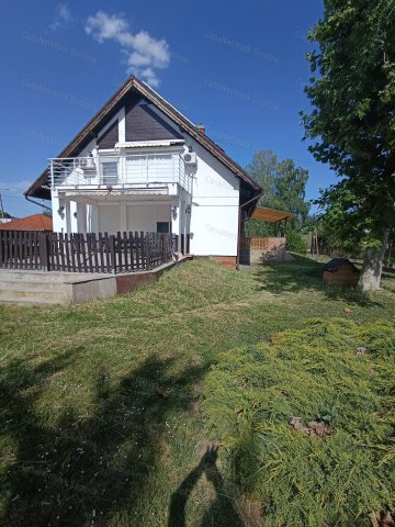 Eladó családi ház, Szolnokon 164.9 M Ft, 7 szobás