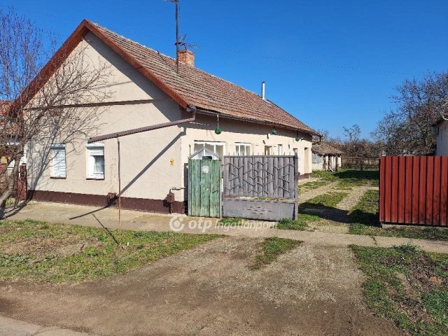 Eladó családi ház, Tiszaörsön 12.99 M Ft, 2 szobás