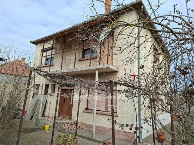 Eladó családi ház, Kiskunmajsán 45 M Ft, 6 szobás