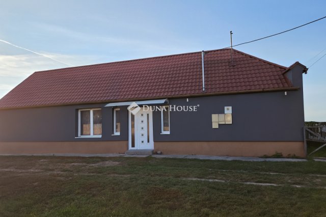 Eladó családi ház, Tárkányban 32 M Ft, 2 szobás