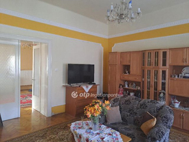 Eladó családi ház, Makón 59.5 M Ft, 4 szobás